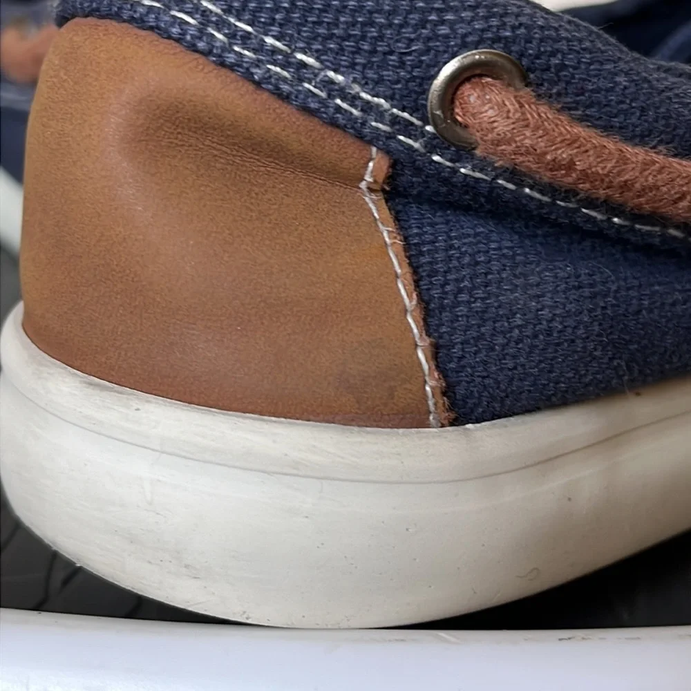 Cat‎ & Jack Boy slip on Boat shoes size 1